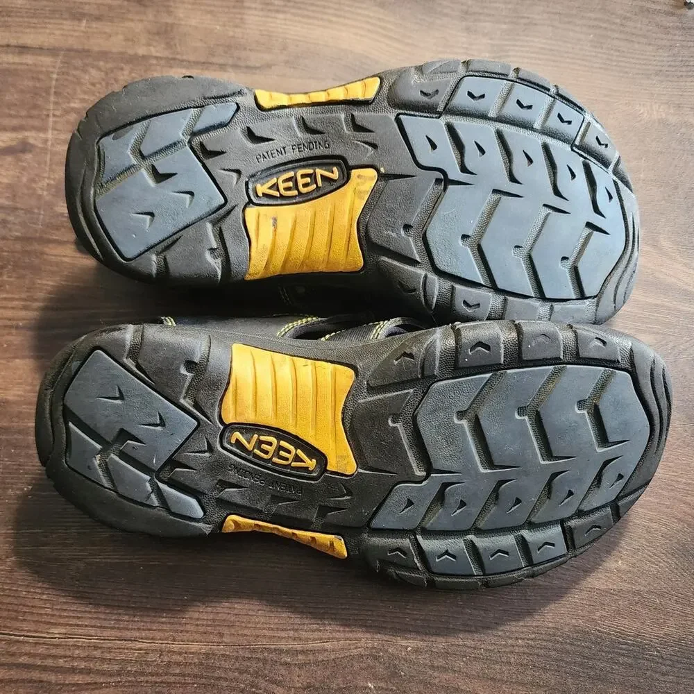 Keen Big Kid Black Yellow Outdoor Water Hiking Sandals Size 5 37